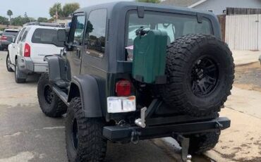 Jeep-yj-1995-green-4