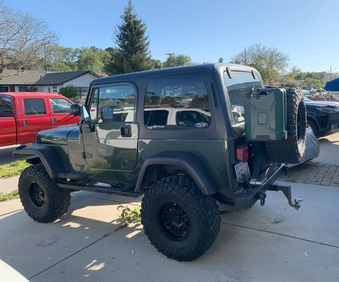 Jeep-yj-1995-green-6