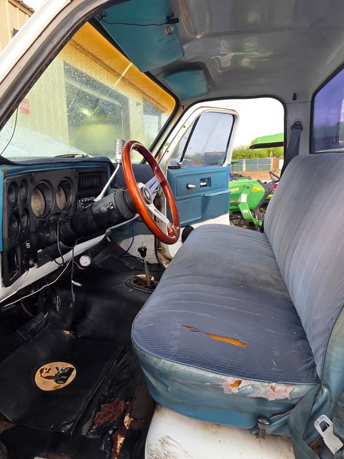 K20-custom-deluxe-lwb-1977-white-4