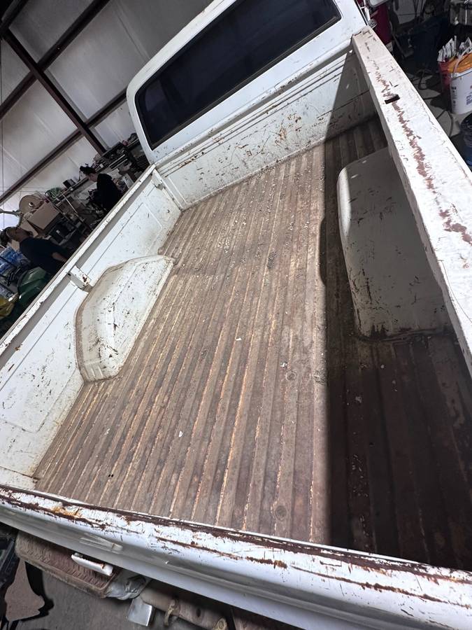 K20-custom-deluxe-lwb-1977-white-9