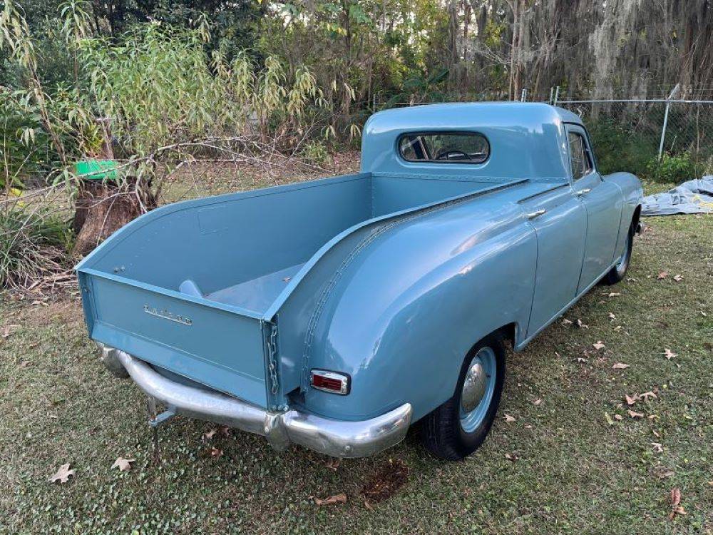 Kaiser-4-door-sedan-1948-15