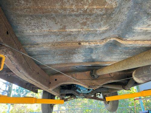 Kaiser-4-door-sedan-1948-19