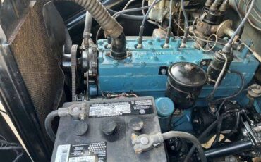 Kaiser-4-door-sedan-1948-21