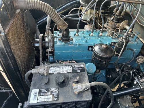 Kaiser-4-door-sedan-1948-21