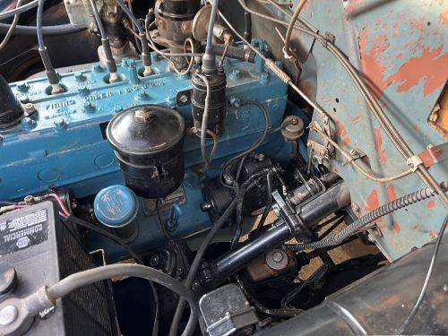 Kaiser-4-door-sedan-1948-23