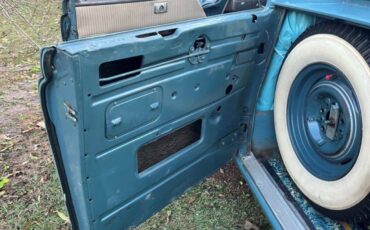 Kaiser-4-door-sedan-1948-3