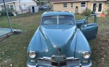Kaiser-4-door-sedan-1948-4