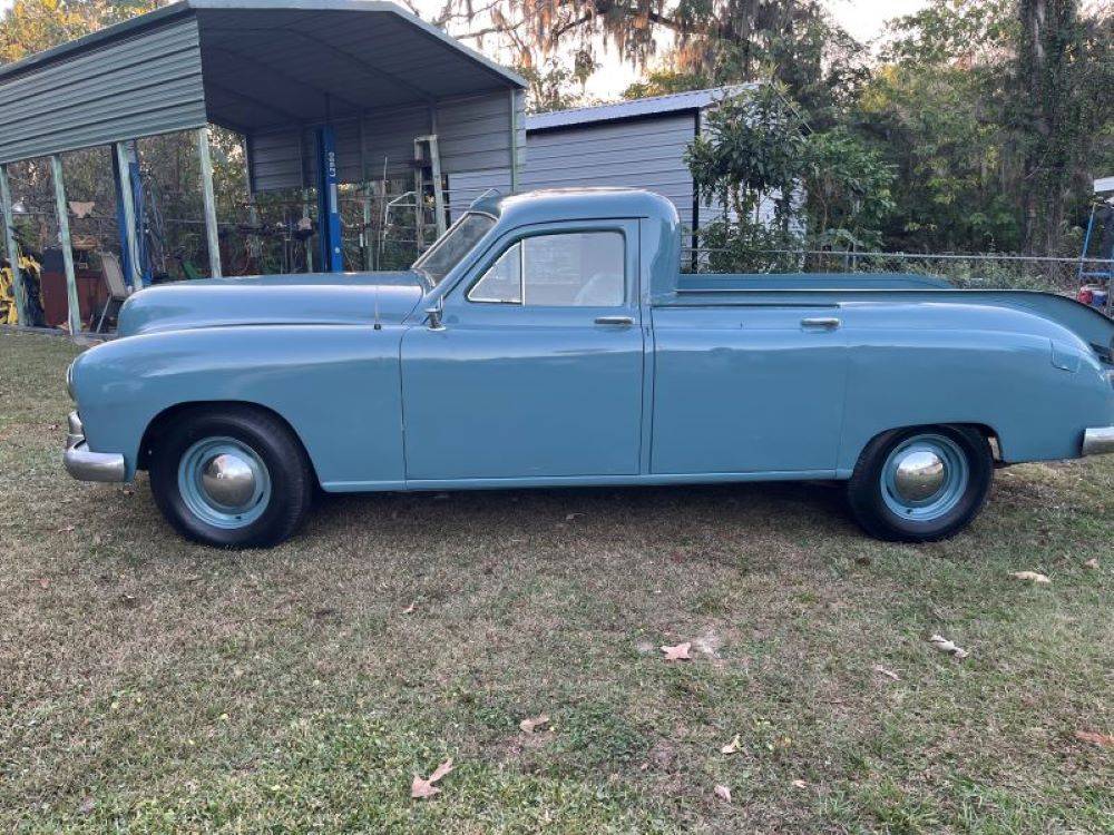Kaiser-4-door-sedan-1948-7