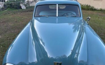 Kaiser-4-door-sedan-1948-8