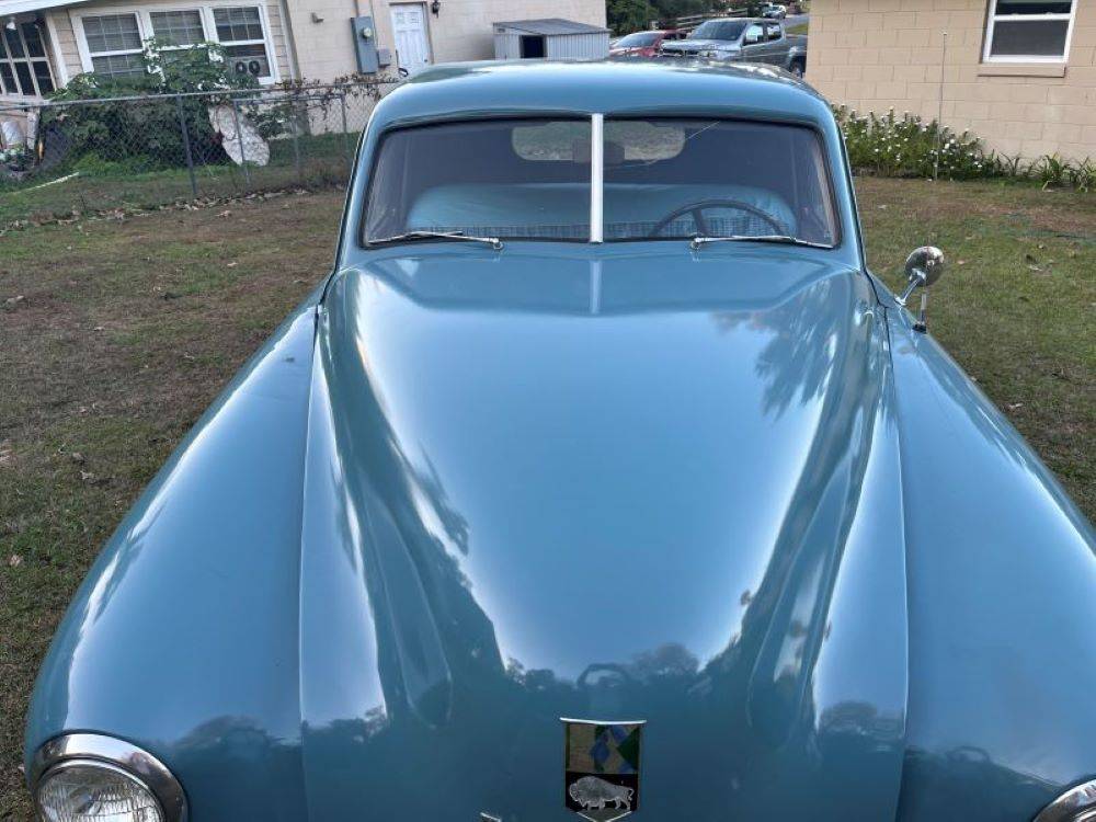 Kaiser-4-door-sedan-1948-8