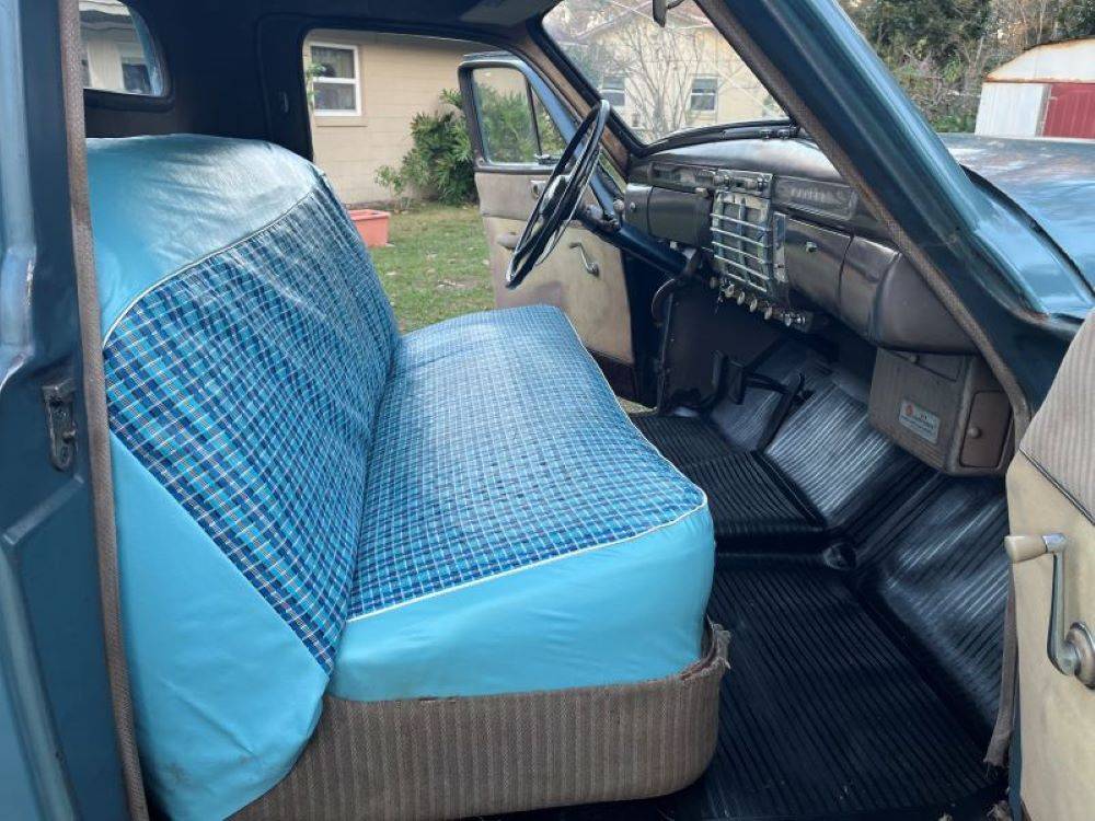 Kaiser-4-door-sedan-1948-9