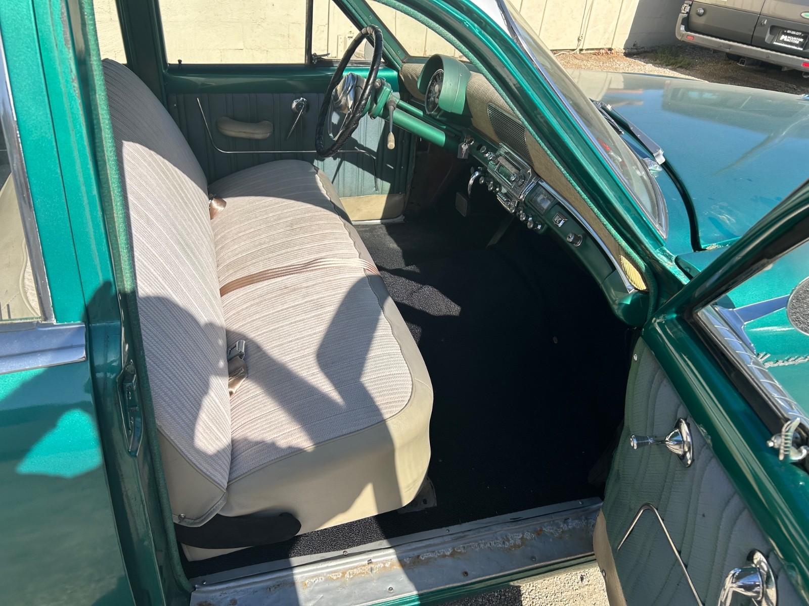 Kaiser-Manhattan-1953-Sedan-10