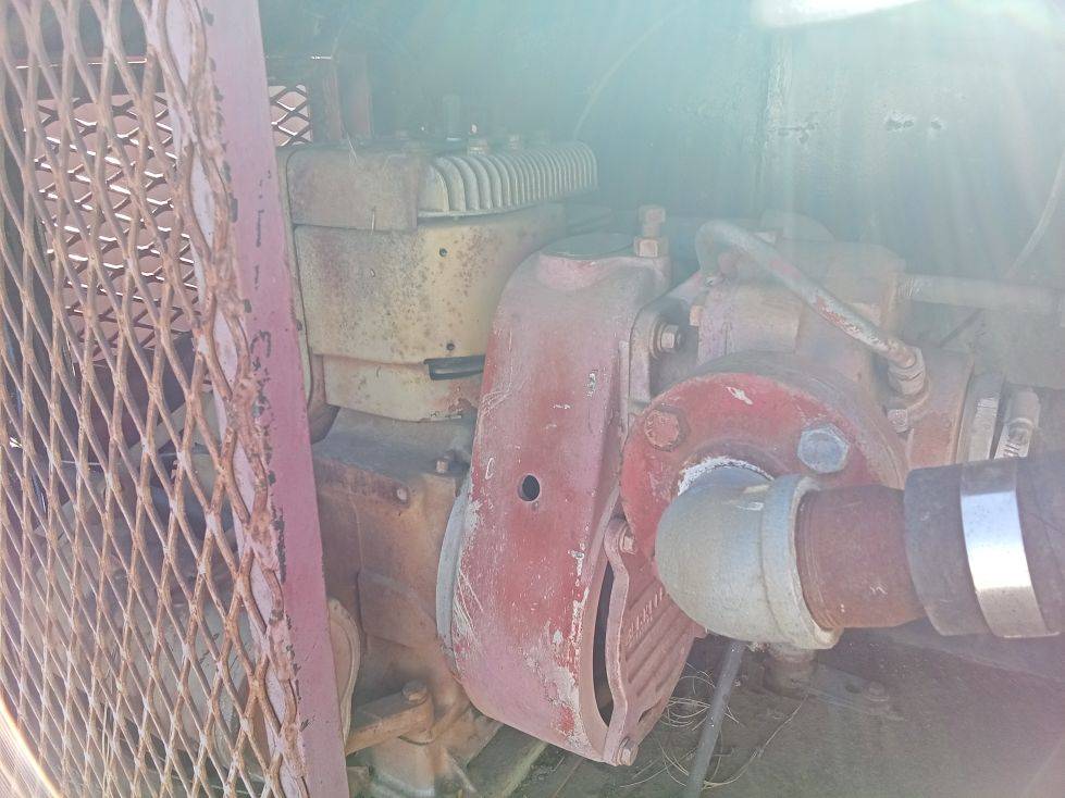 Kaiser-jeep-1968-red-5