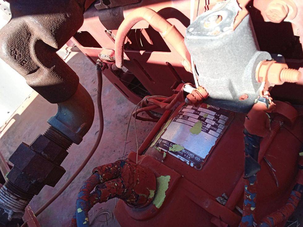 Kaiser-jeep-1968-red-7