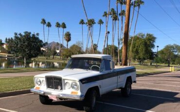 Kaiser-jeep-gladiator-j2000-1966-white
