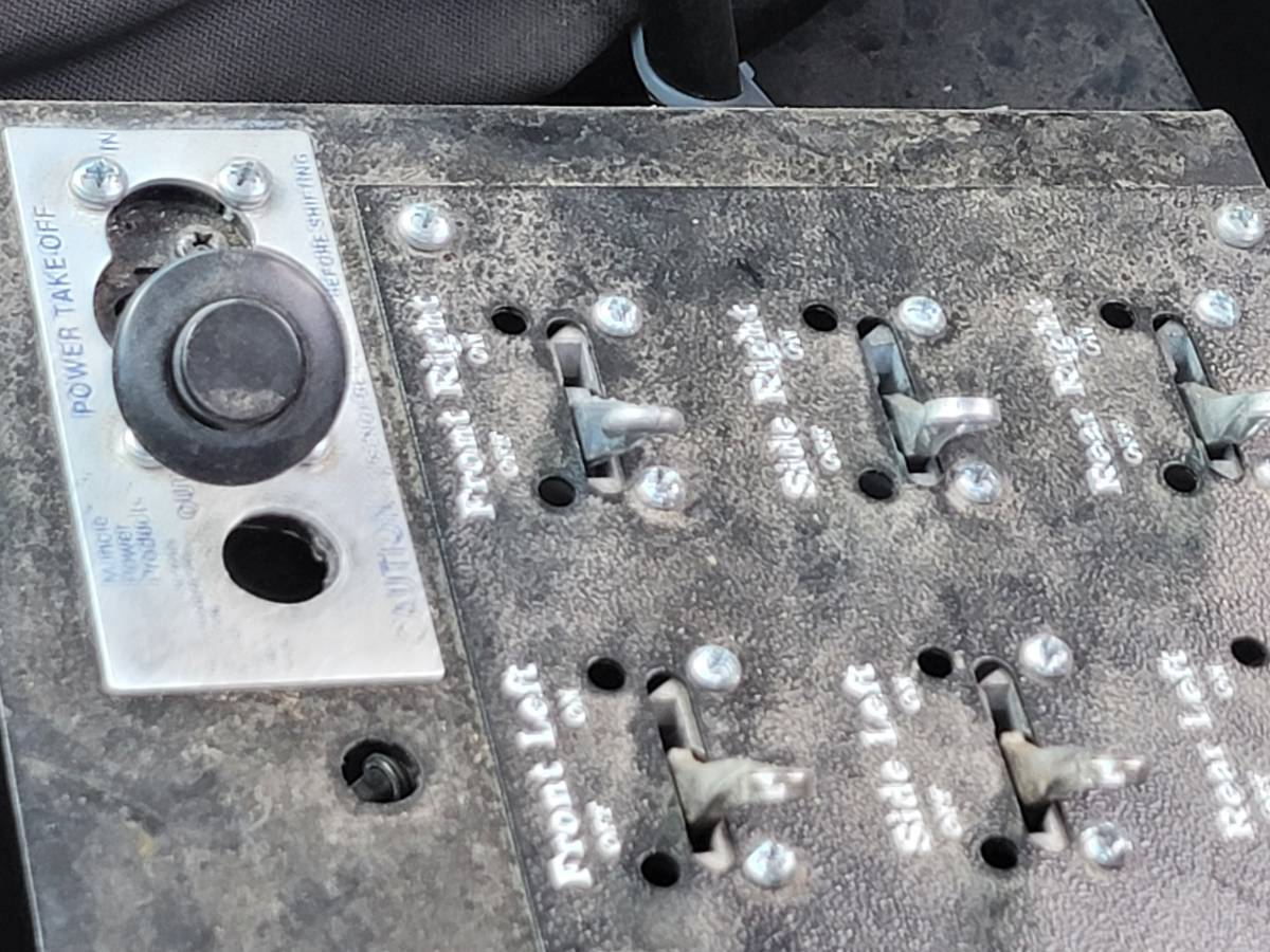 Kenworth-t800-water-truck-diesel-1996-white-10