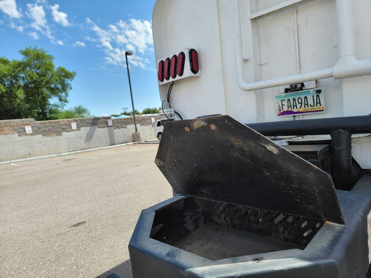 Kenworth-t800-water-truck-diesel-1996-white-13