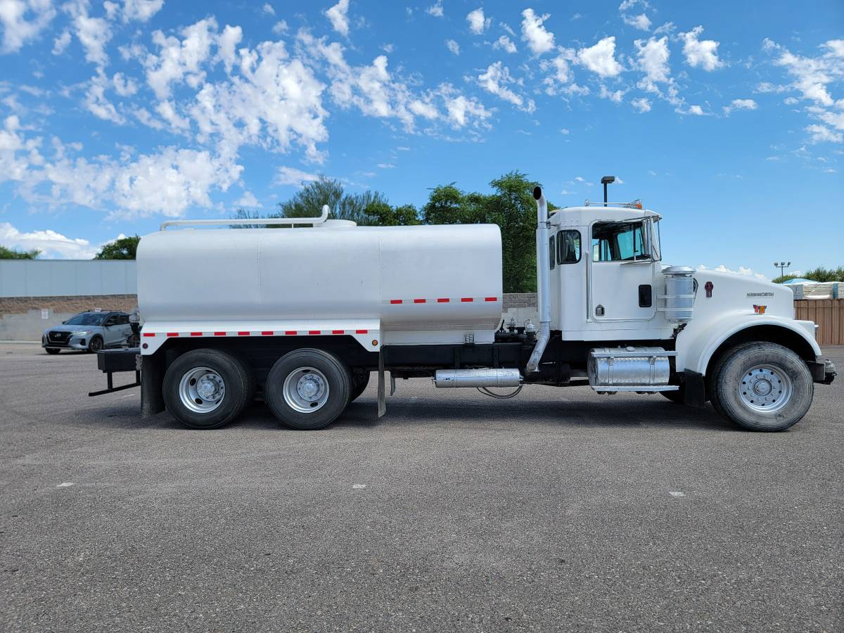 Kenworth-t800-water-truck-diesel-1996-white-4