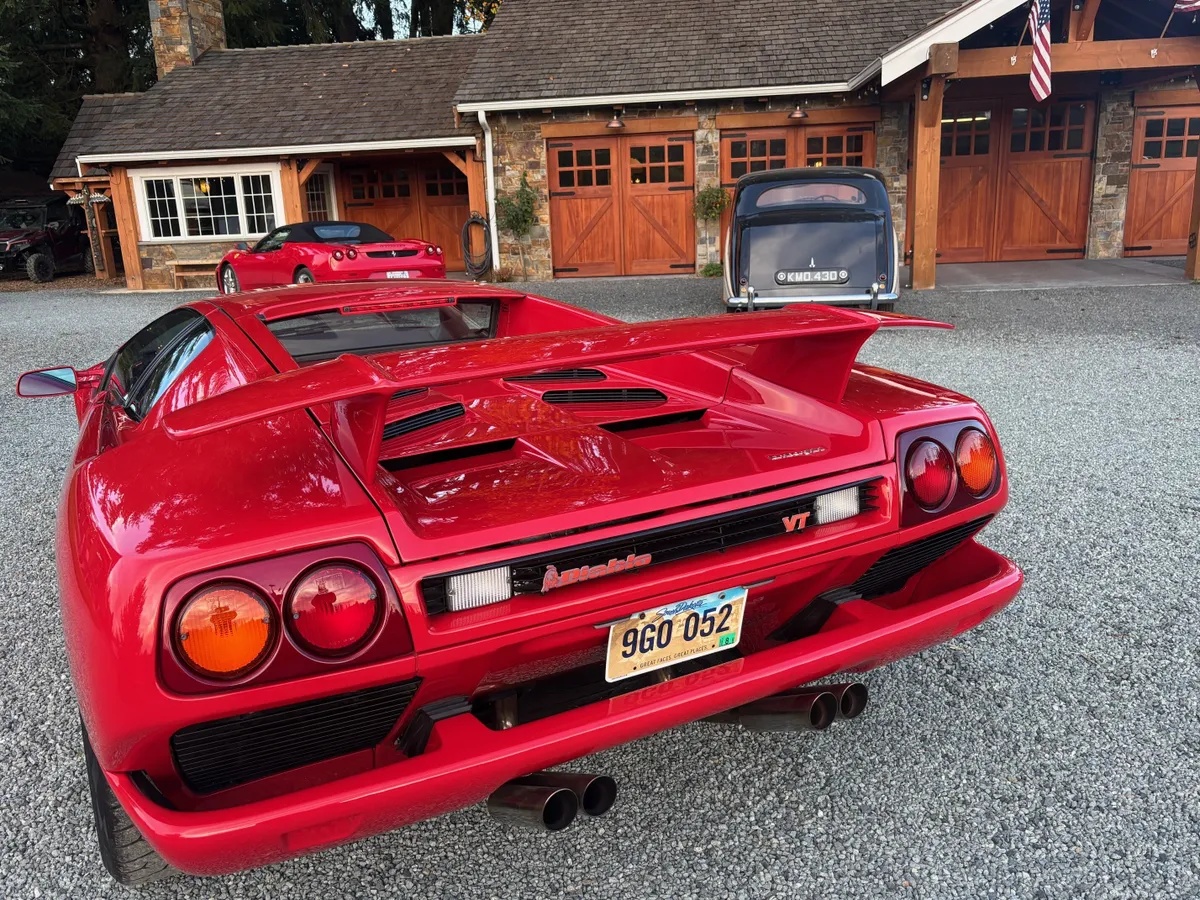 Lamborghini-Diablo-1995-Red-Black-10