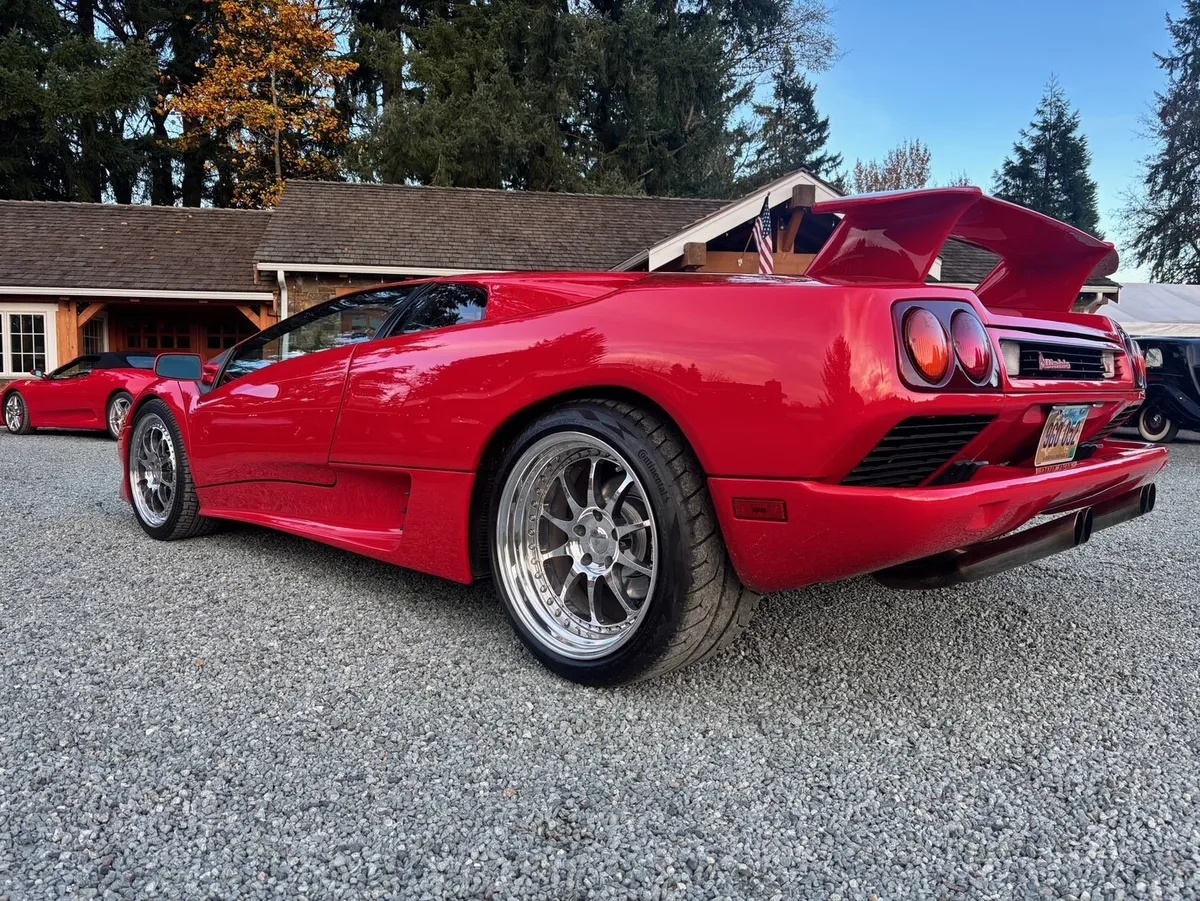 Lamborghini-Diablo-1995-Red-Black-11