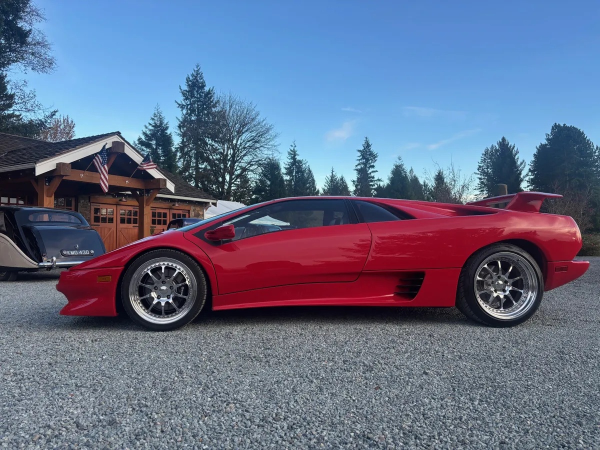 Lamborghini-Diablo-1995-Red-Black-8