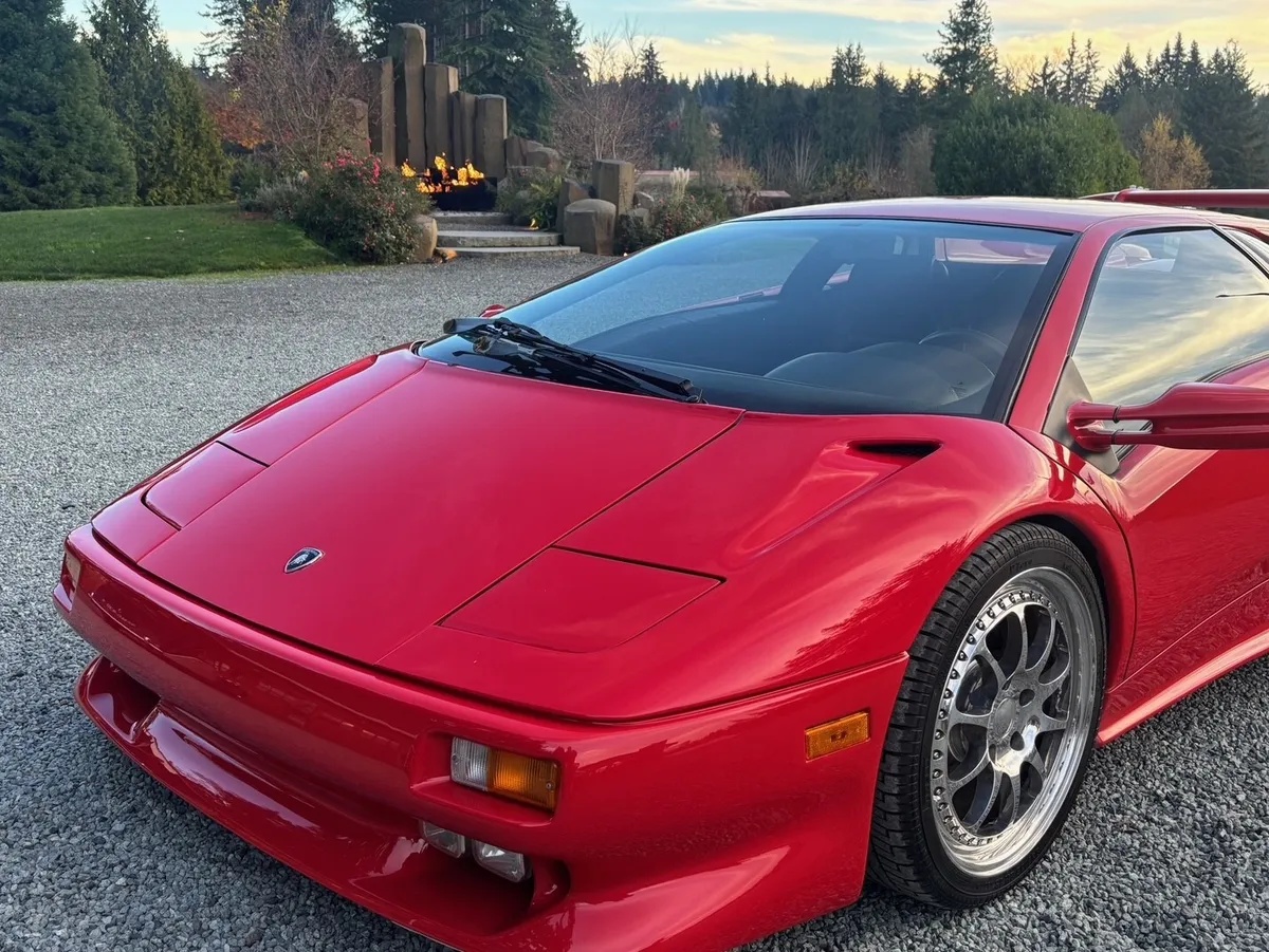 Lamborghini-Diablo-1995-Red-Black-9