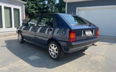 Lancia-Delta-1992-Madras-Blue-Gray-Cloth-Upholstery-15