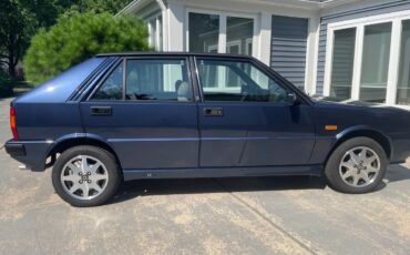 Lancia-Delta-1992-Madras-Blue-Gray-Cloth-Upholstery-16