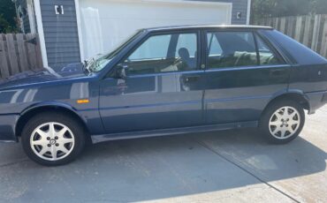 Lancia-Delta-1992-Madras-Blue-Gray-Cloth-Upholstery-17