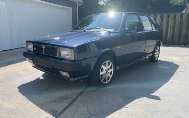 Lancia-Delta-1992-Madras-Blue-Gray-Cloth-Upholstery-18