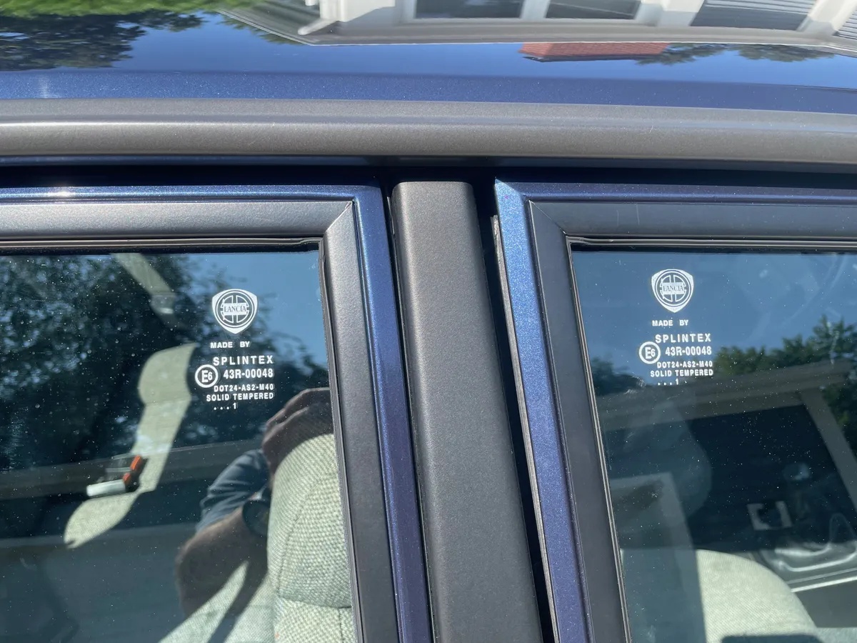 Lancia-Delta-1992-Madras-Blue-Gray-Cloth-Upholstery-3