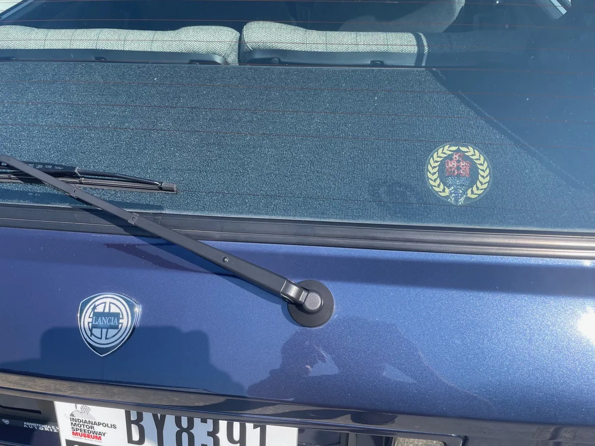 Lancia-Delta-1992-Madras-Blue-Gray-Cloth-Upholstery-6