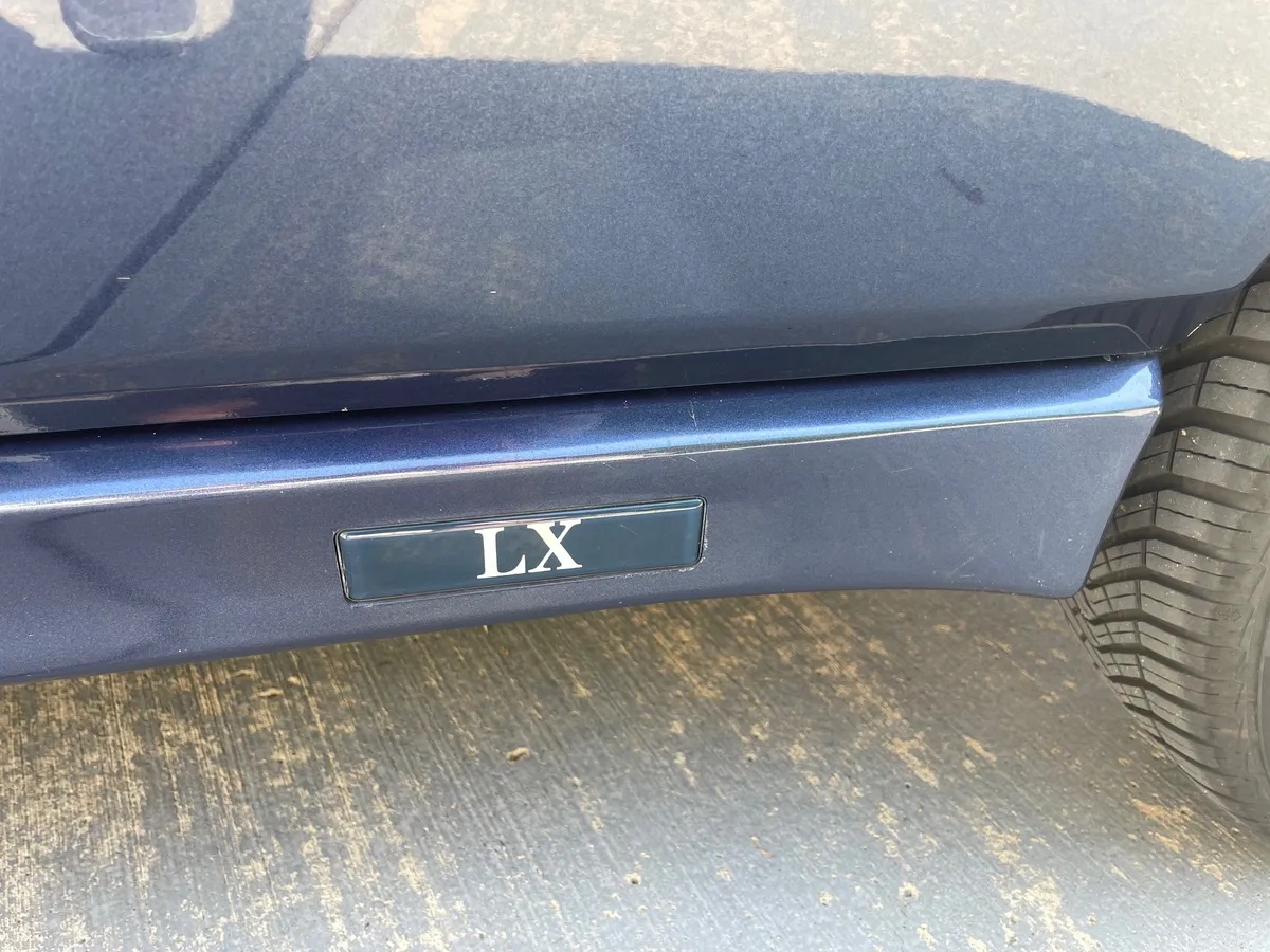 Lancia-Delta-1992-Madras-Blue-Gray-Cloth-Upholstery-7