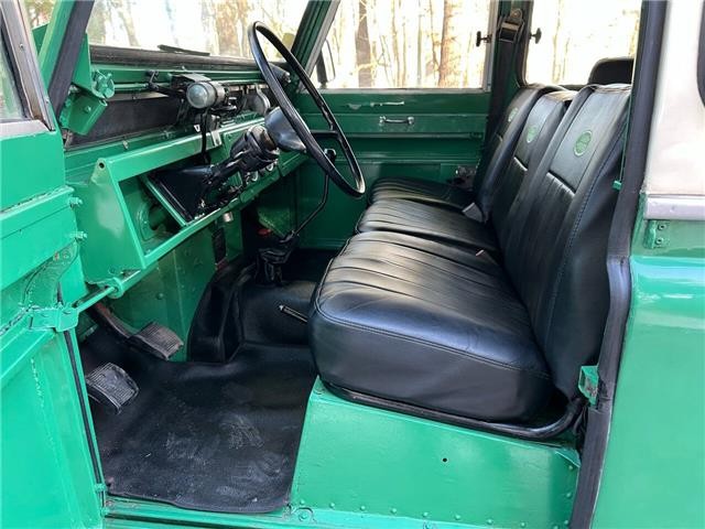 Land-Rover-88-Series-II-Santana-1961-18