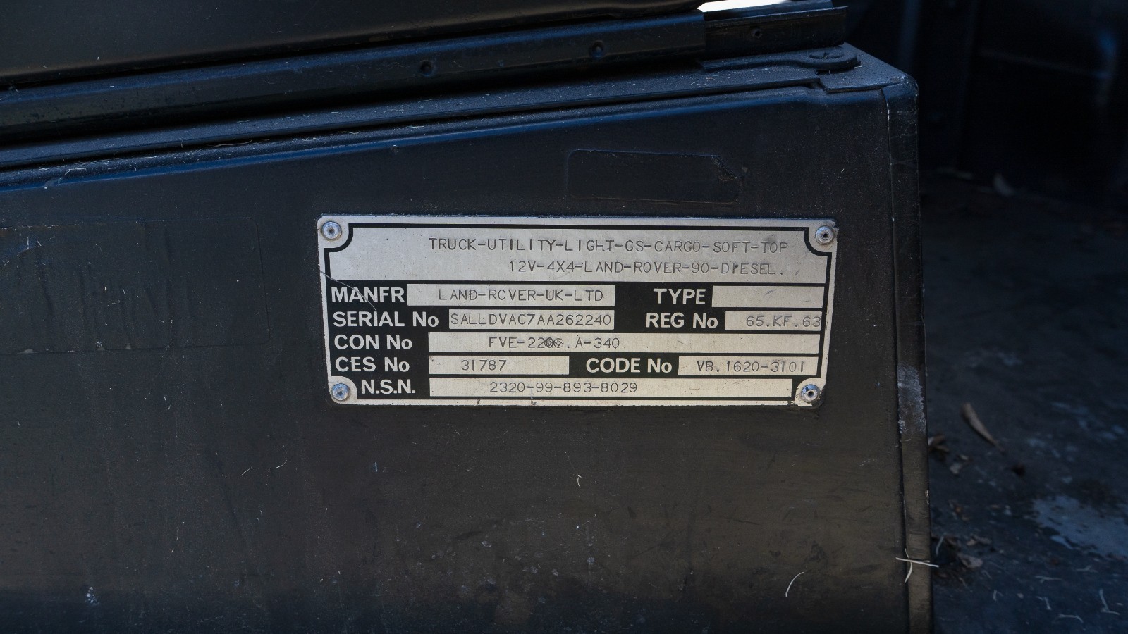 Land-Rover-Defender-1979-SUV-13