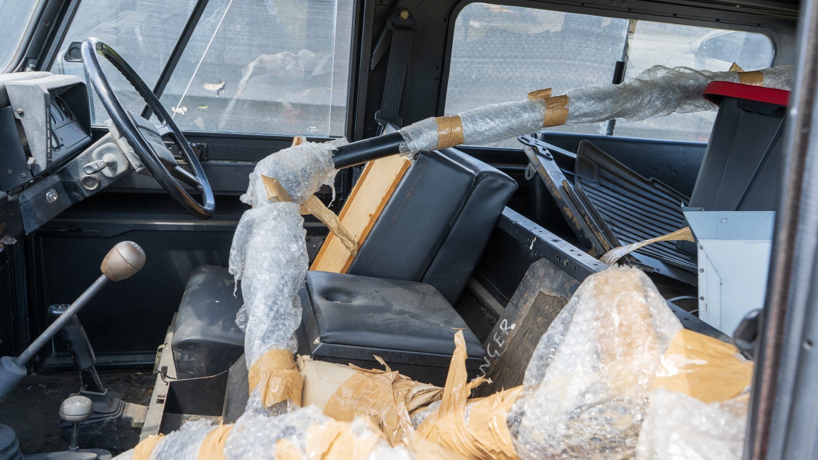 Land-Rover-Defender-1979-SUV-5