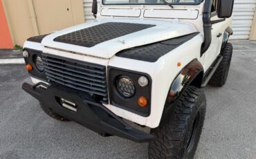 Land-Rover-Defender-1987-SUV-10