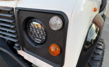 Land-Rover-Defender-1987-SUV-11