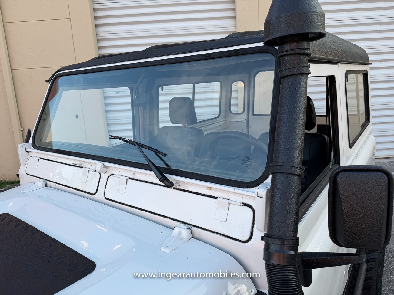 Land-Rover-Defender-1987-SUV-13