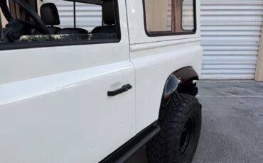 Land-Rover-Defender-1987-SUV-16
