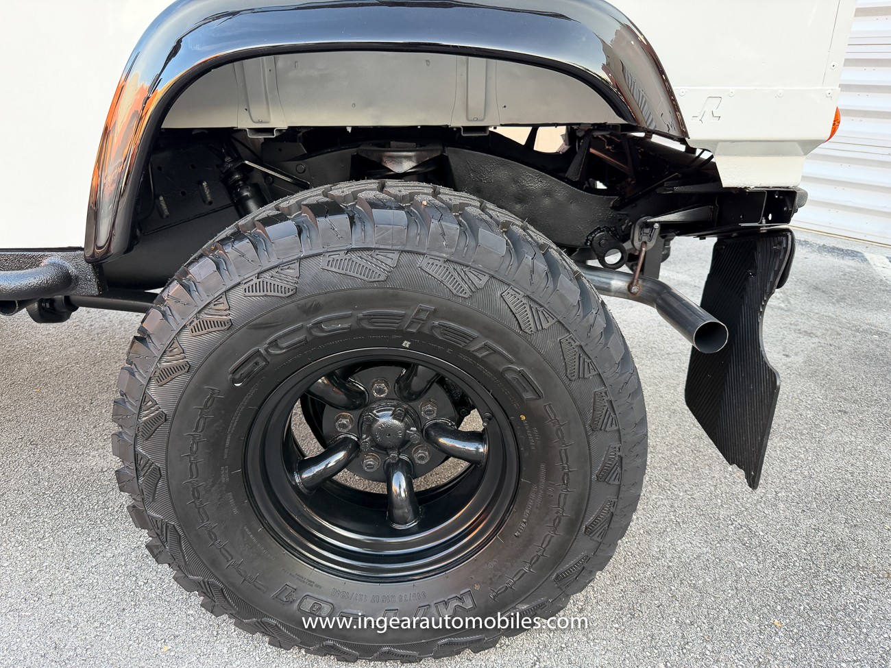 Land-Rover-Defender-1987-SUV-17