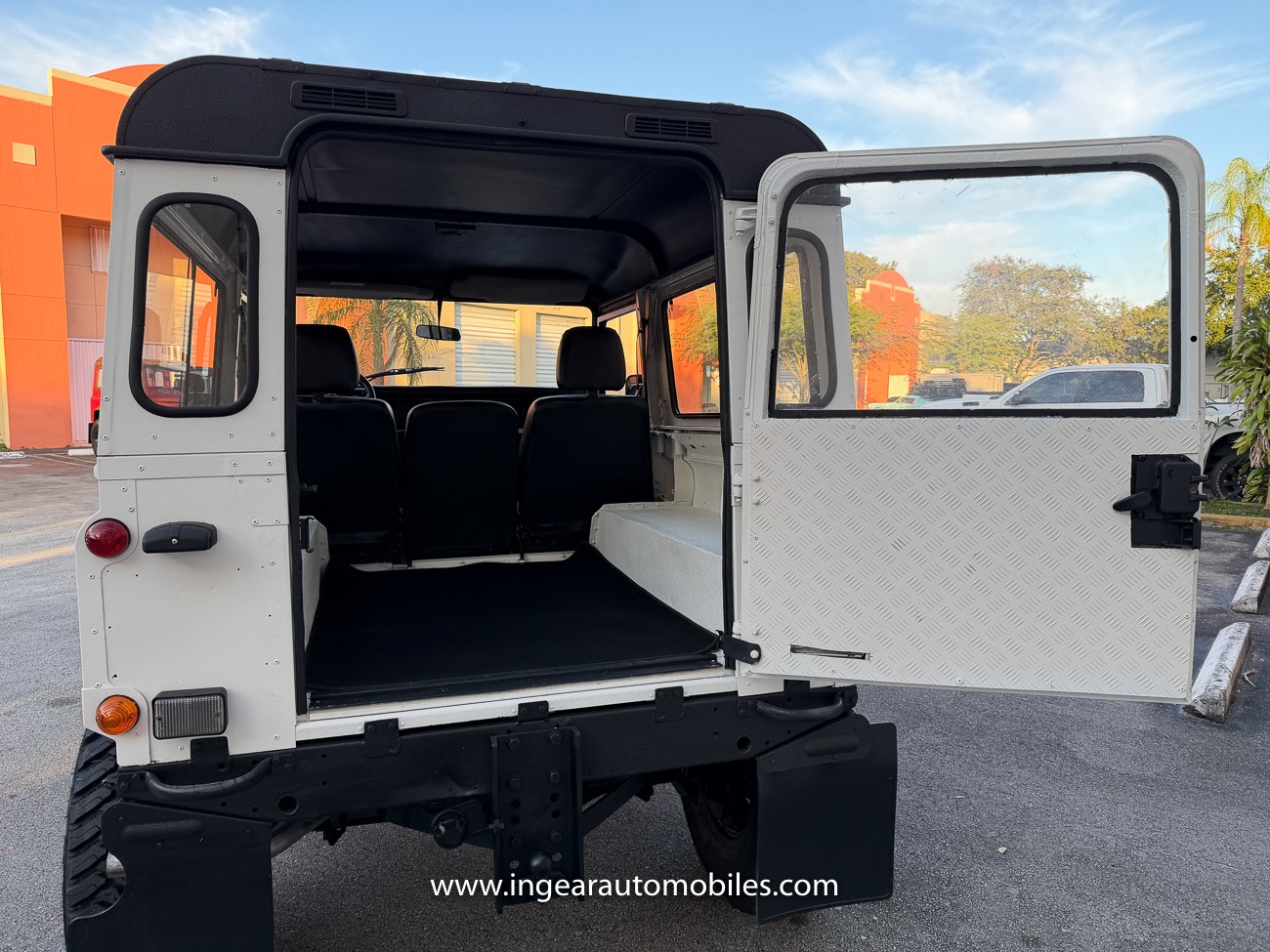 Land-Rover-Defender-1987-SUV-20