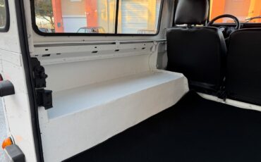 Land-Rover-Defender-1987-SUV-21