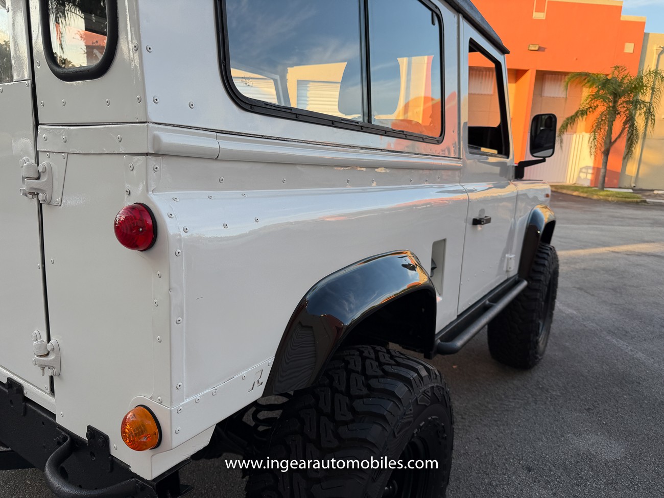 Land-Rover-Defender-1987-SUV-22