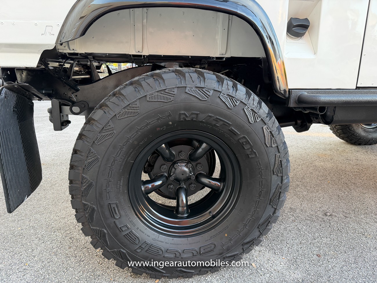 Land-Rover-Defender-1987-SUV-23