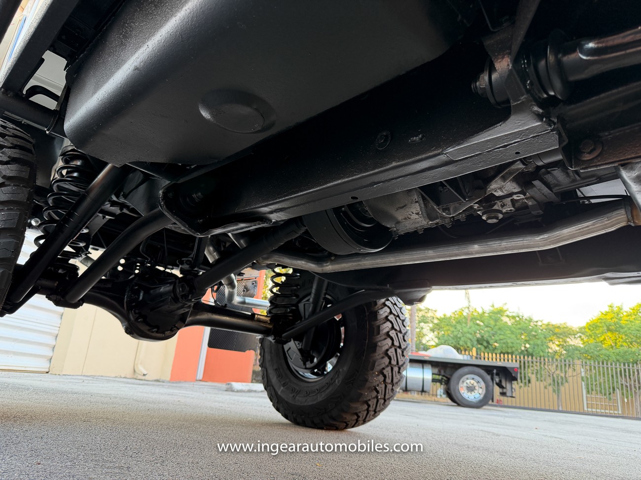 Land-Rover-Defender-1987-SUV-28