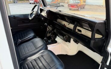 Land-Rover-Defender-1987-SUV-31