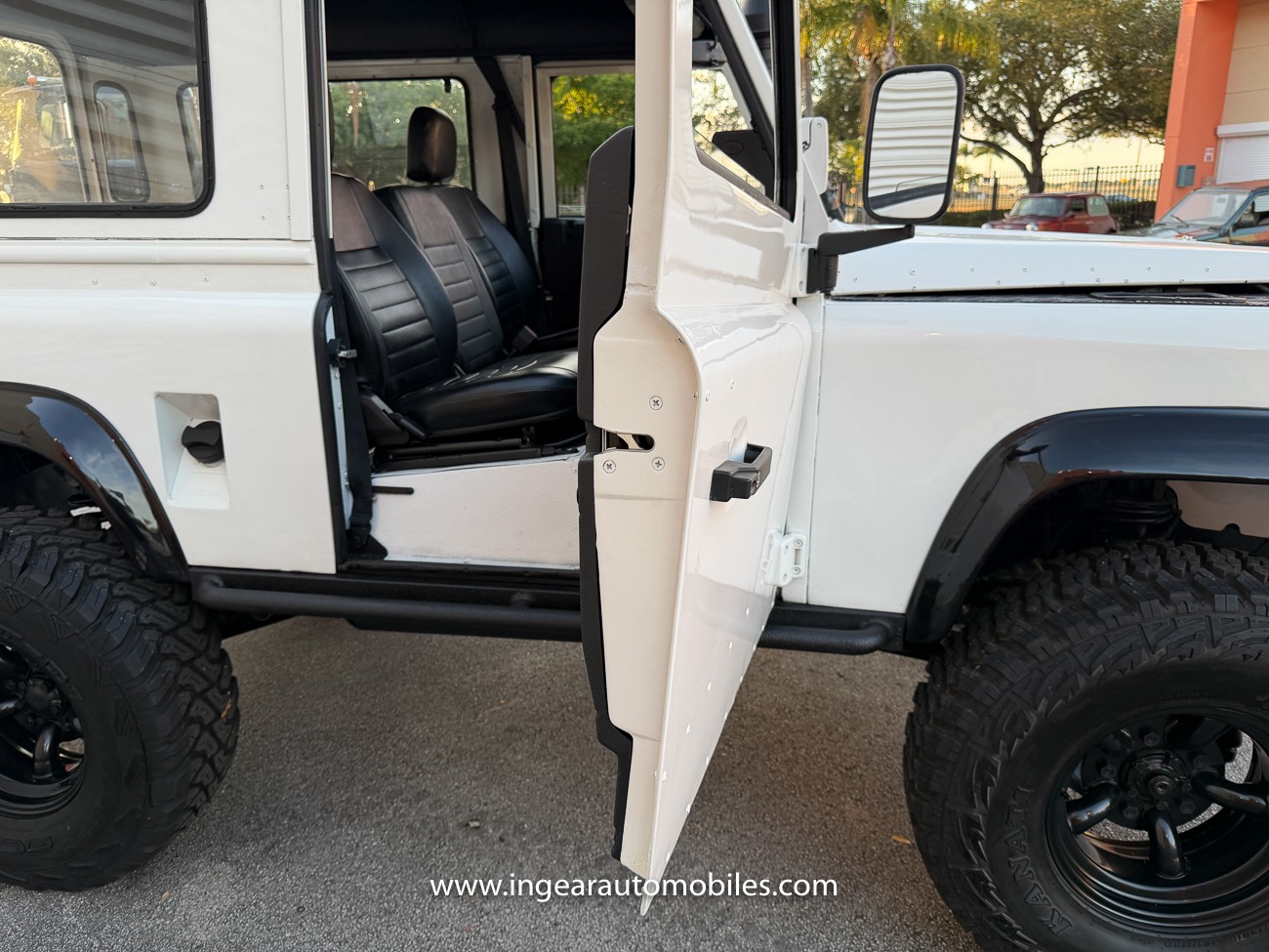 Land-Rover-Defender-1987-SUV-32