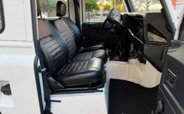 Land-Rover-Defender-1987-SUV-33