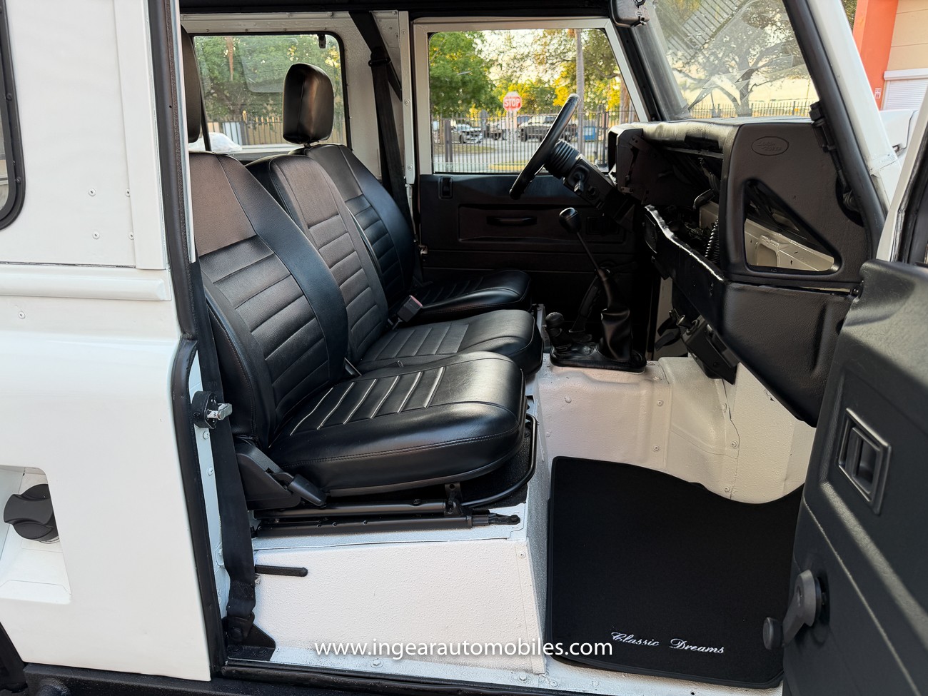 Land-Rover-Defender-1987-SUV-33